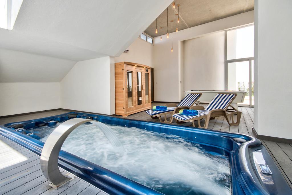 Villa Gaia - Sunset Views, Indoor Heated Pool, Sauna And Games Room Mellieħa Exterior foto