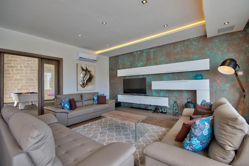 Villa Gaia - Sunset Views, Indoor Heated Pool, Sauna And Games Room Mellieħa Exterior foto